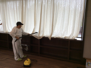 Уборка в коттедже, химчистка штор от Clean House