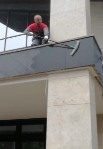 Мытье фасадов из камня